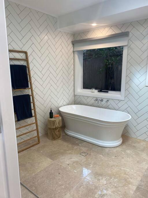 Sunnyside Luxurious 4Br Art Villa, Fireplace, Village 2Mins ウェントワース・フォールズ エクステリア 写真